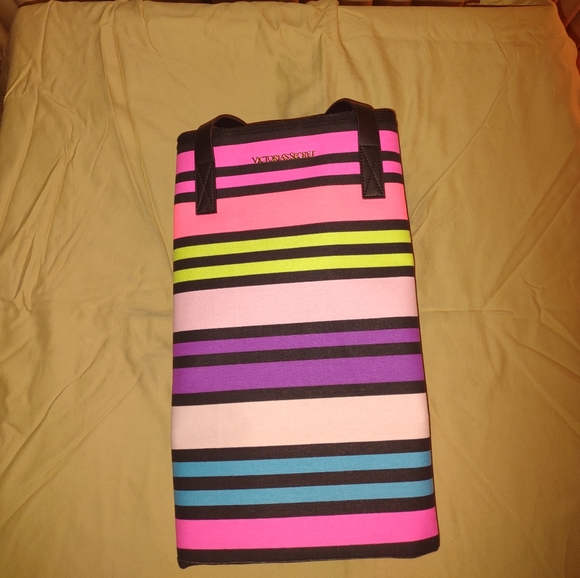 Victoria Secret - Picture 4 of 5